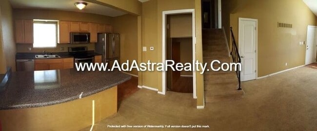 Building Photo - Beautiful Remodeled South KCMO Townhome-Av...