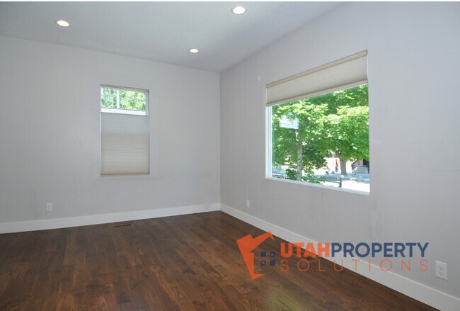 Foto del edificio - 330 E Sherman Ave