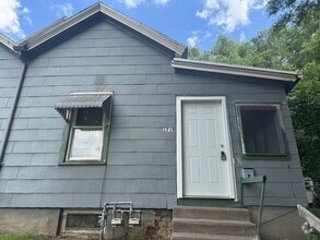 Building Photo - 1717 Center St