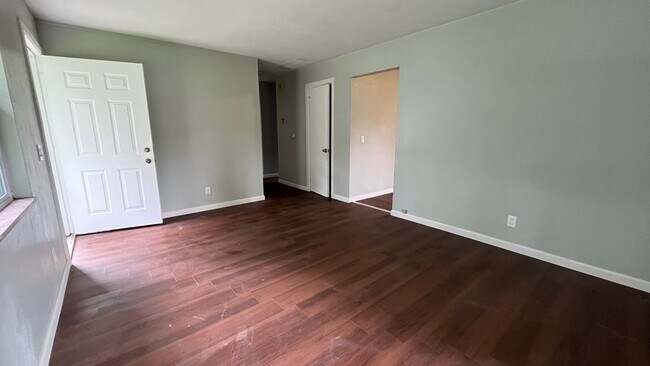 Foto del edificio - 3758 Wallace Blvd