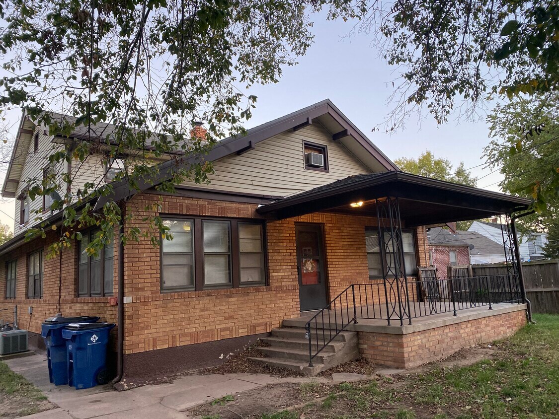 Primary Photo - 909 W 14th St N