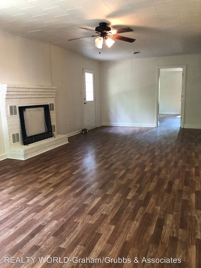 Building Photo - 4 br, 2 bath House - 1162 South Pine Street