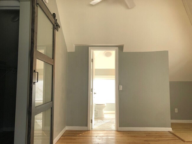 Building Photo - 298 Hazelwood Terrace