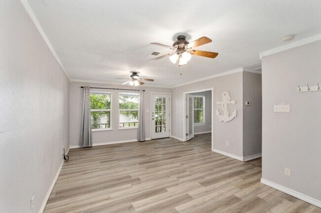 Building Photo - 140 Lynn Creek Dr