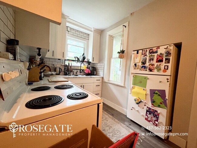 Photo du bâtiment - All-Inclusive 2-Bedroom Apartment with Backyard Deck – St. Catharines