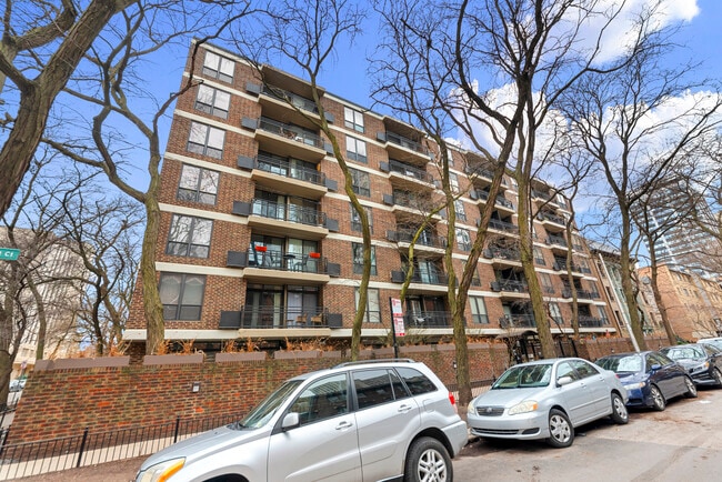 Building Photo - 2600 N Hampden Ct
