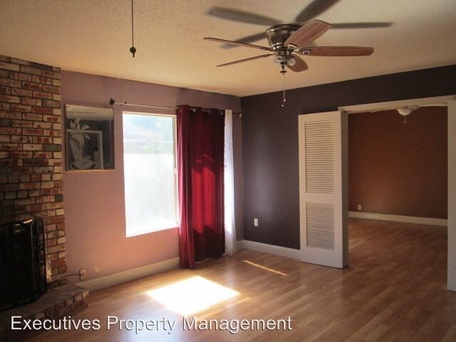 Building Photo - 3 br, 2 bath House - 386 East Olive Ave