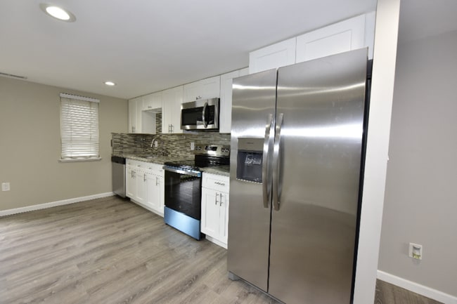 Building Photo - 1030 Galliton Ct