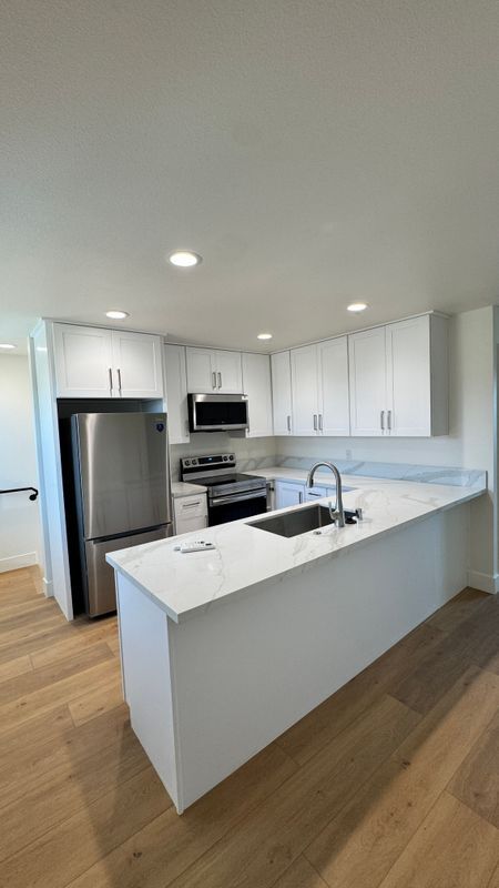 Building Photo - 14445 Spa Dr