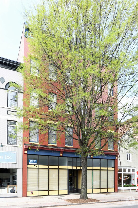 Building Photo - 305 W Broad St