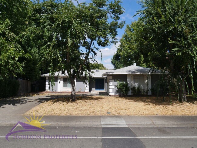 Building Photo - Open 3 Bed 2 Bath 1,256sqft home in Sacram...