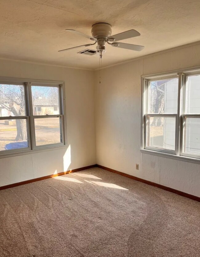 Foto del edificio - 2713 W Maine St