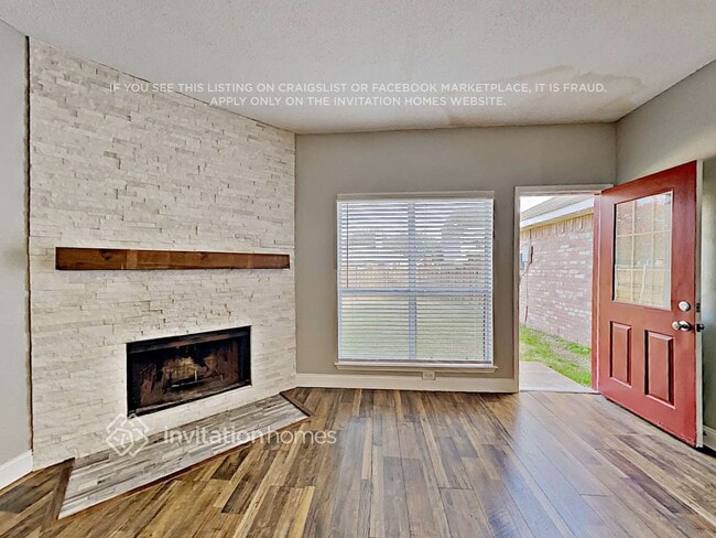 Foto del edificio - 7992 Roundtable Rd