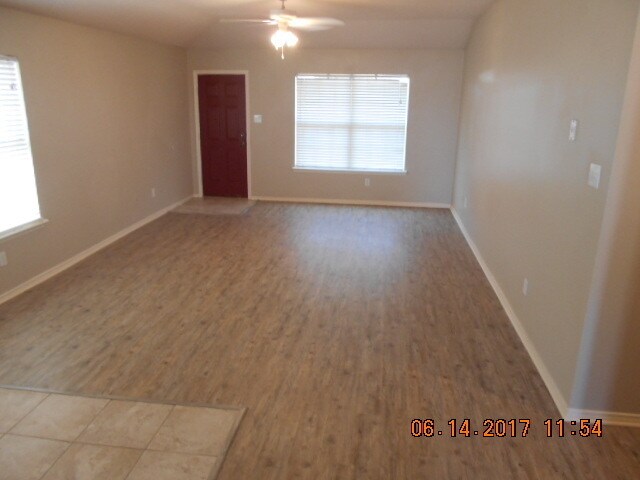 Foto del edificio - Makeover Beauty Southwest Lubbock