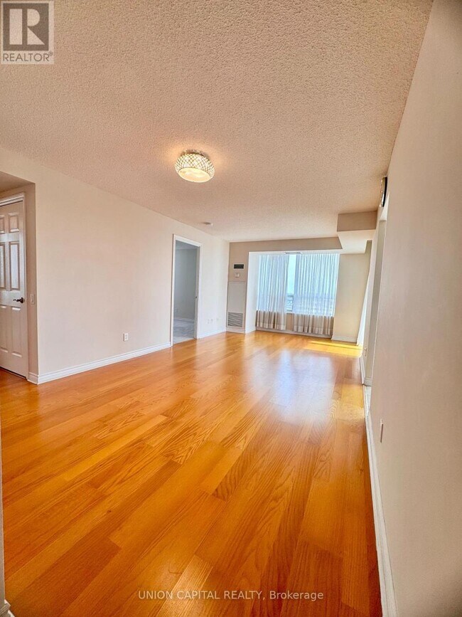 Building Photo - 61 Town Centre Court