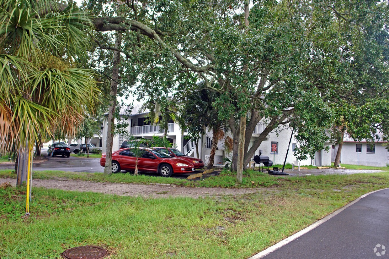 Building Photo - 514 S Betty Ln
