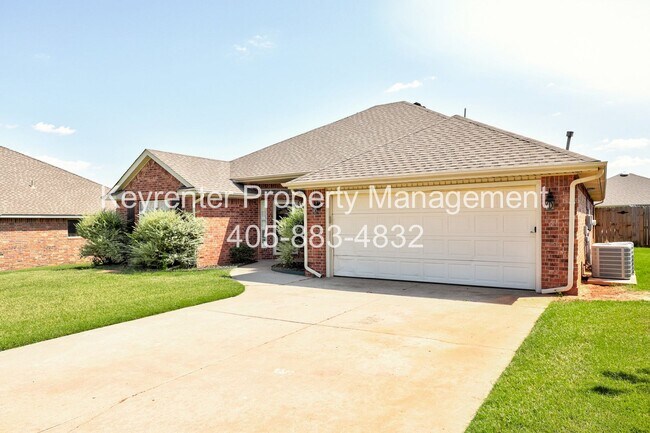 Foto del edificio - Spacious 4-Bedroom Home with Modern Upgrades & Prime Location