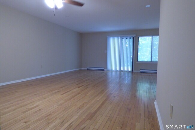 Building Photo - 35 Mountain Laurel Ct