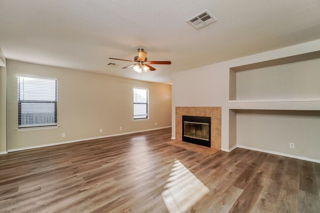 Building Photo - 204 Calixto Ct