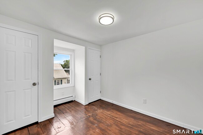 Building Photo - 54 Overlook Ave