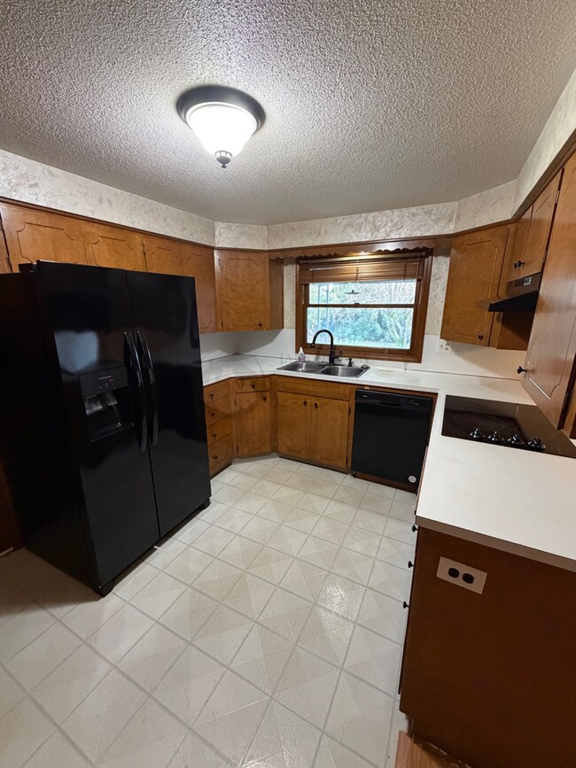 Foto del edificio - Single Level Duplex- Rent Ready!