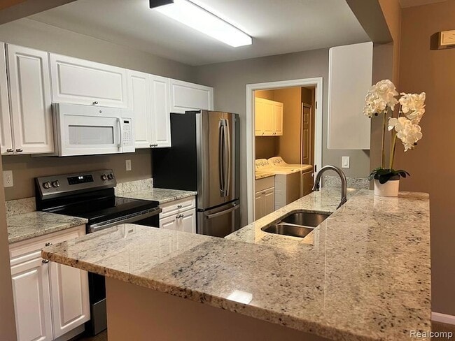 Foto del edificio - 3609 Oakmonte Blvd