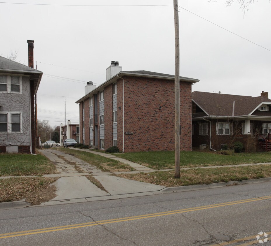 Primary Photo - 4837-4839 Leighton Ave
