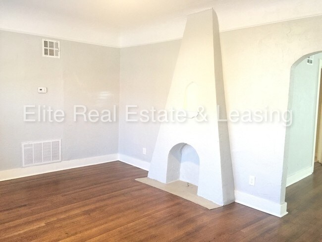 Building Photo - 1712 N Blackwelder Ave