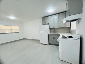 Building Photo - 13390 NE 6th Ave Building Photo - 13390 NE 6th Ave