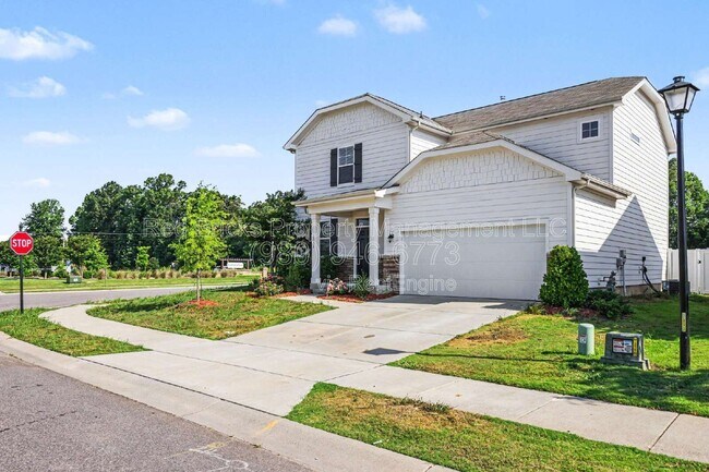 Building Photo - 6018 Weddington Pointe Dr