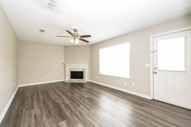 Building Photo - 205 Babe Ruth Cove