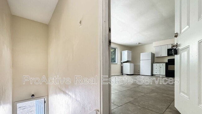 Building Photo - 312 Ashlawn Dr