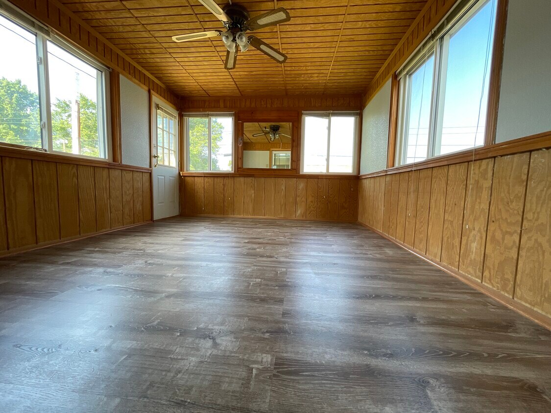 Foto del edificio - 6774 Reid Dr