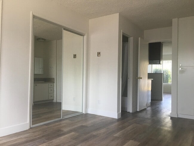 Building Photo - 711 Machado Dr