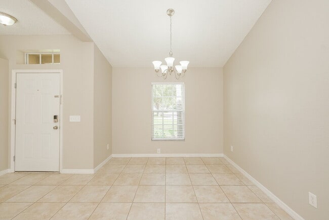Building Photo - 5616 Brookdale Way