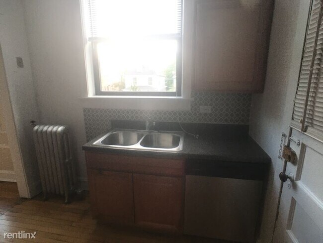 Foto del edificio - 4521 N Paulina St