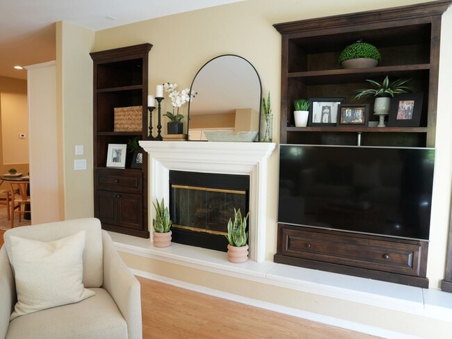 Building Photo - Cozy Stevenson Ranch Home on a Quiet Cul-D...