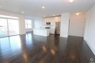 Building Photo - 516 Marina Pointe Dr