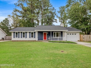 Building Photo - 119 Spring Dr