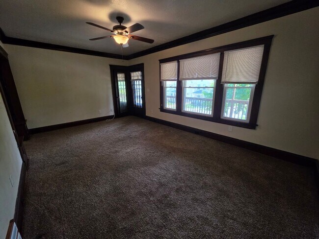 Foto del edificio - 4100 Mapledale Ave