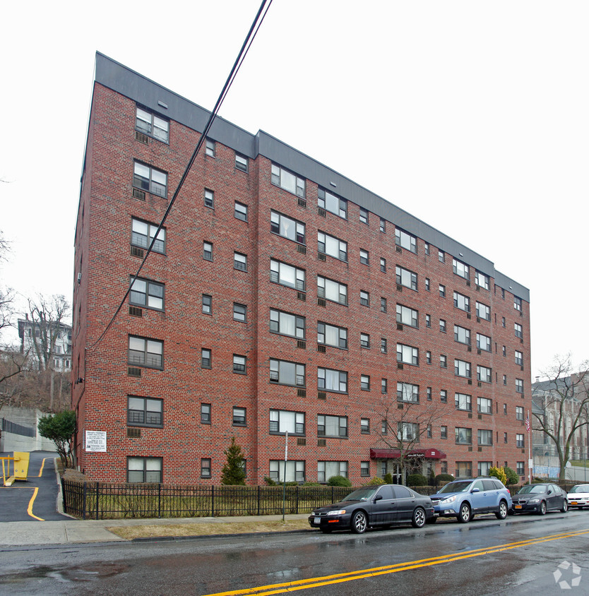 Foto del edificio - Hudson Hills Cooperative