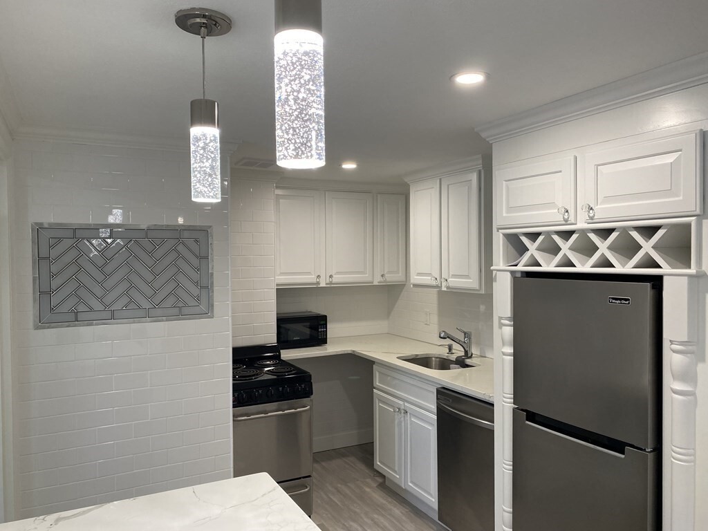 Foto principal - 210 Hillside Ave