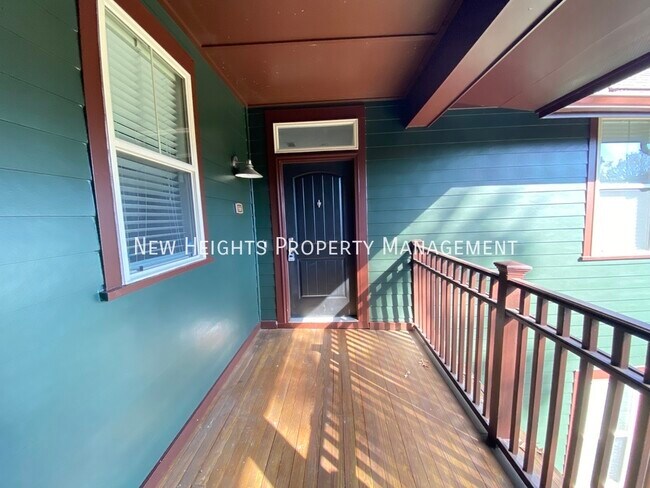 Building Photo - 3 Bedroom Condo on Ashley River!