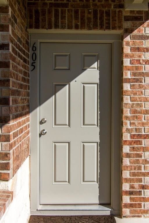 Building Photo - 605 Brashear Ln
