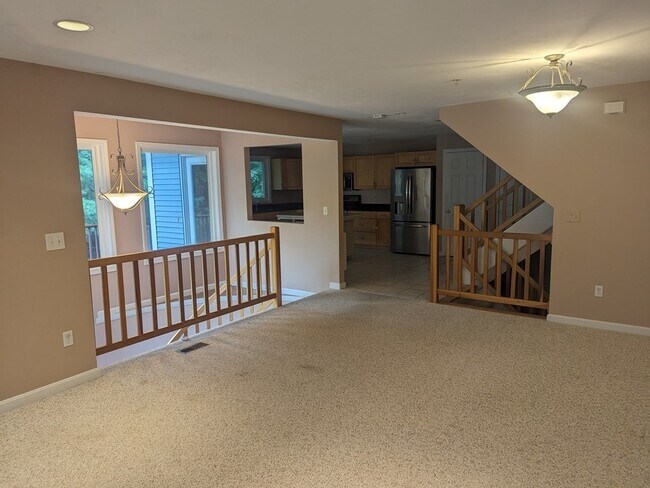 Building Photo - 3102 Maple Brook Rd