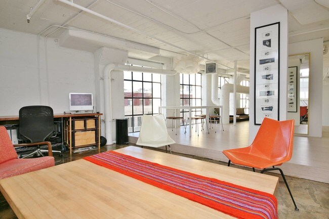 2nd level creative live/work (or 2nd bedroom) - 200 N San Fernando Rd