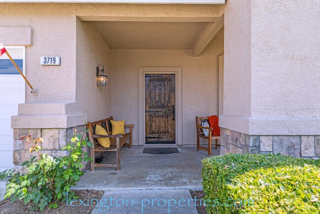 Building Photo - Gorgeous, 3Bed/2.5Bath, Home in Bridgeway ...
