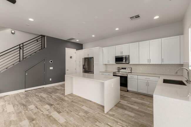 Building Photo - 4222 N 21st St