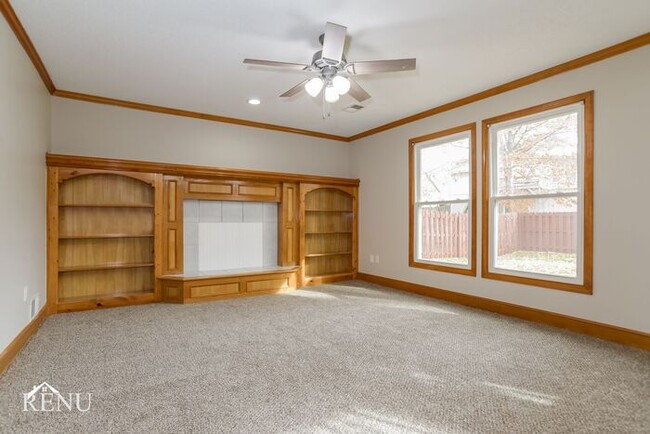 Building Photo - 6425 Chouteau St