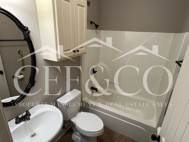 Foto del edificio - 227 Metcalf Ct